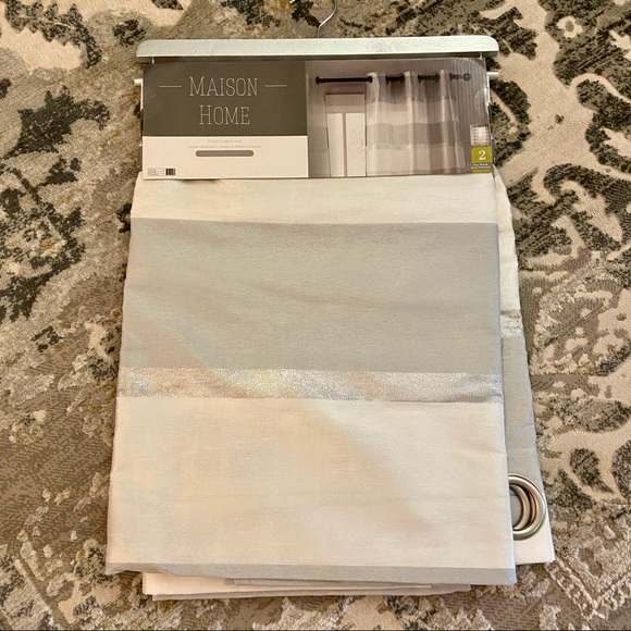 ✨NWT Maison Home Metallic Accent Window Panels - Picture 2 of 6